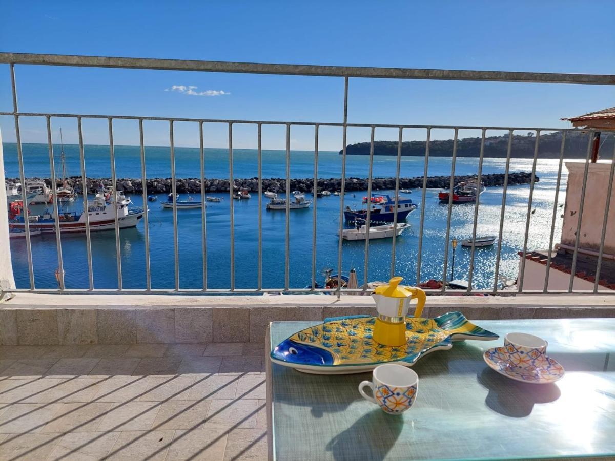 La Terrazza Di Maria Apartment Procida Bagian luar foto