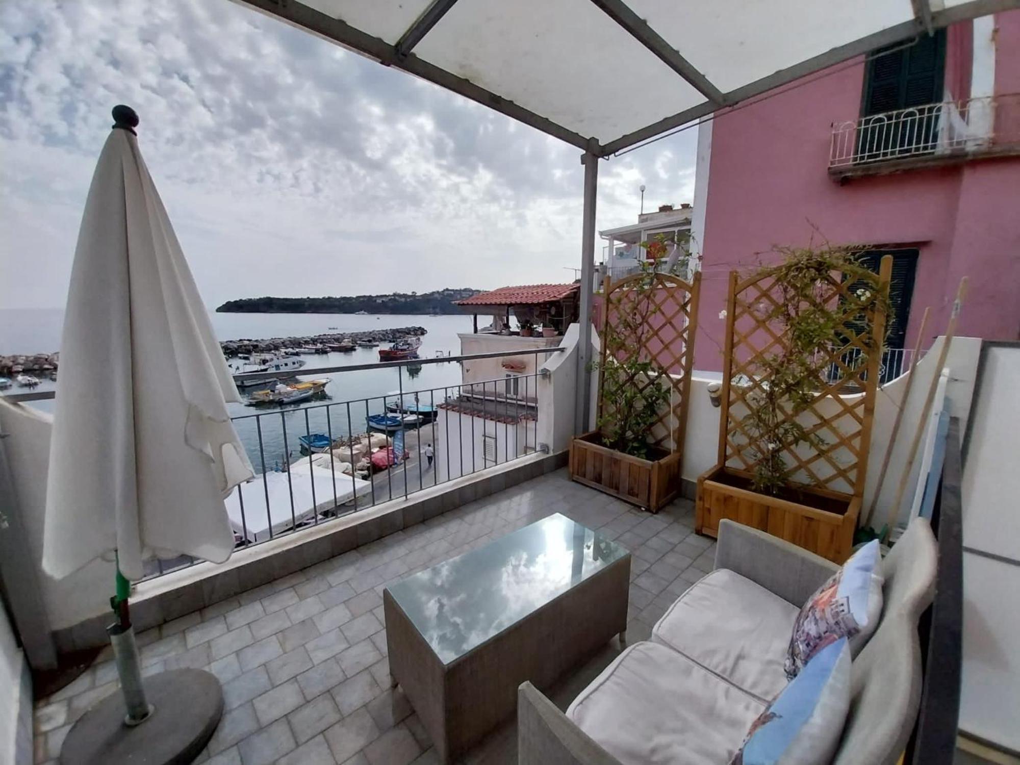 La Terrazza Di Maria Apartment Procida Bagian luar foto